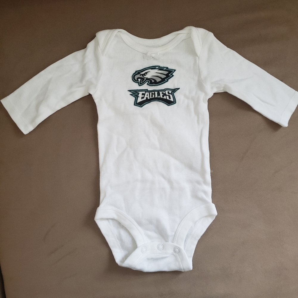🛍❄NWOT/ Carters NFL Eagles Onesie